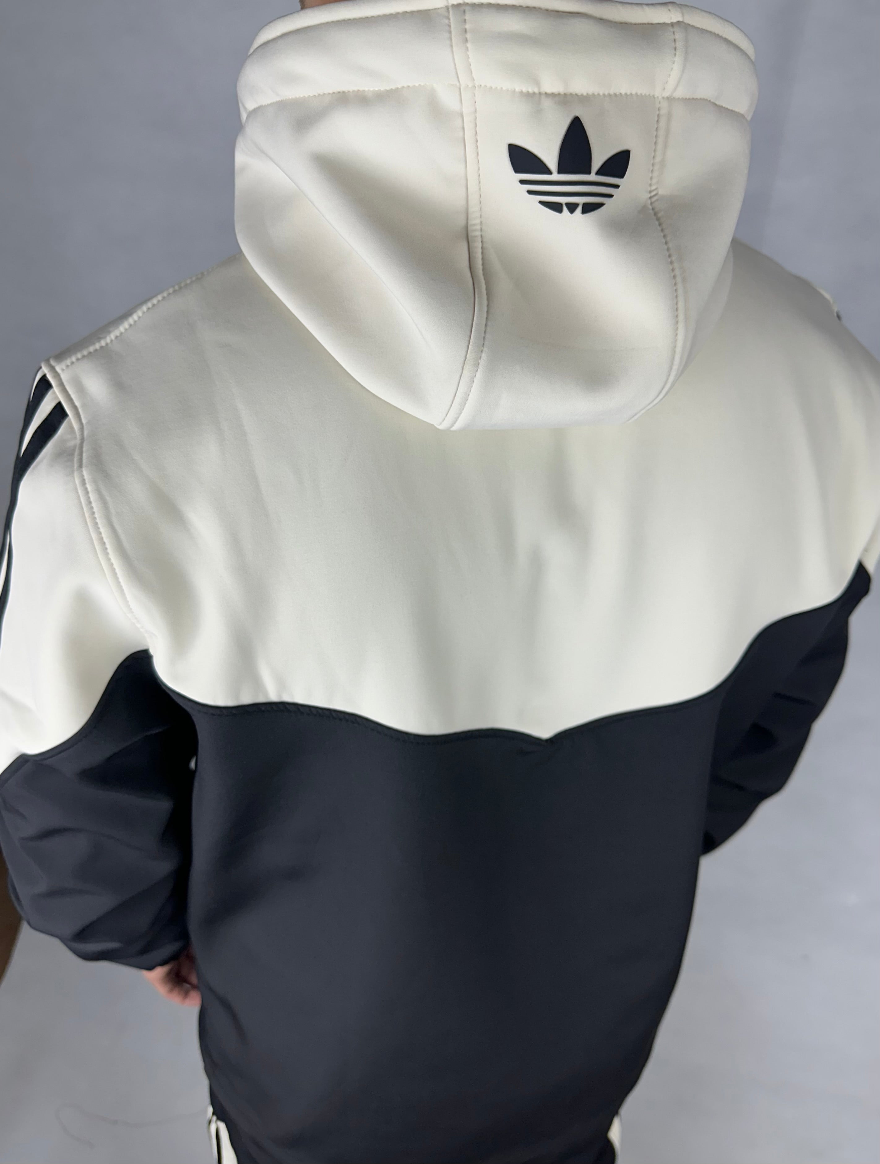 Adidas track suit V