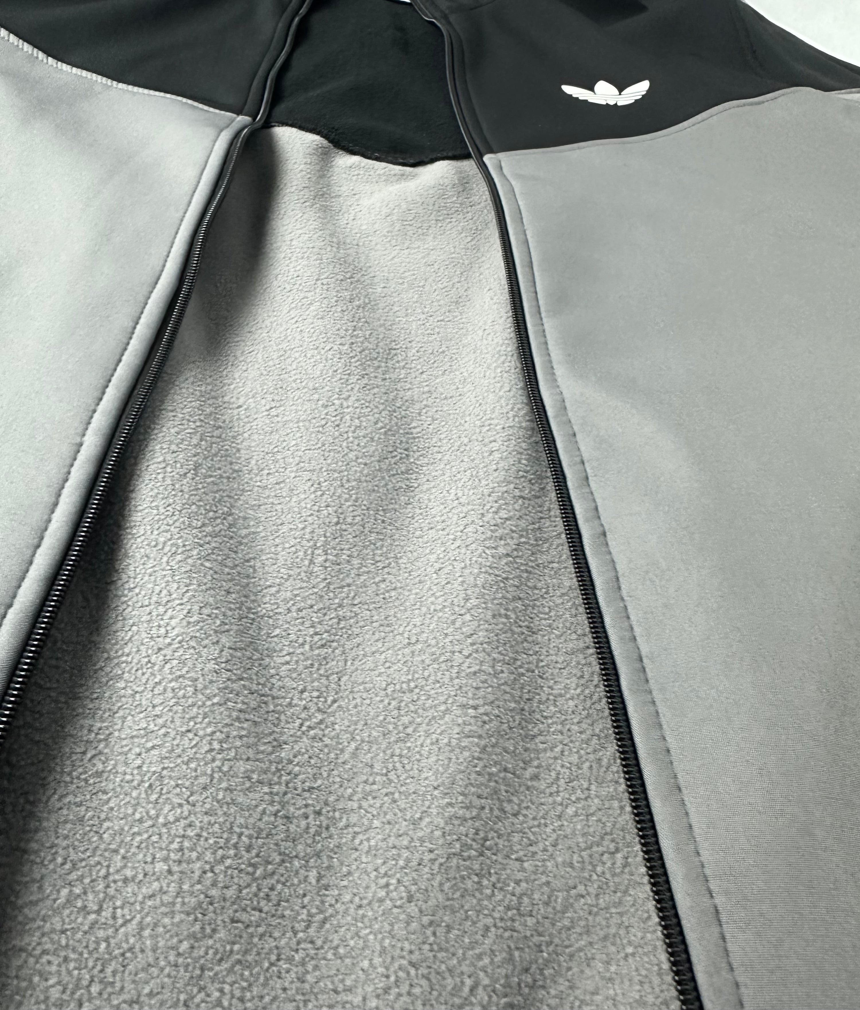 Adidas track suit V