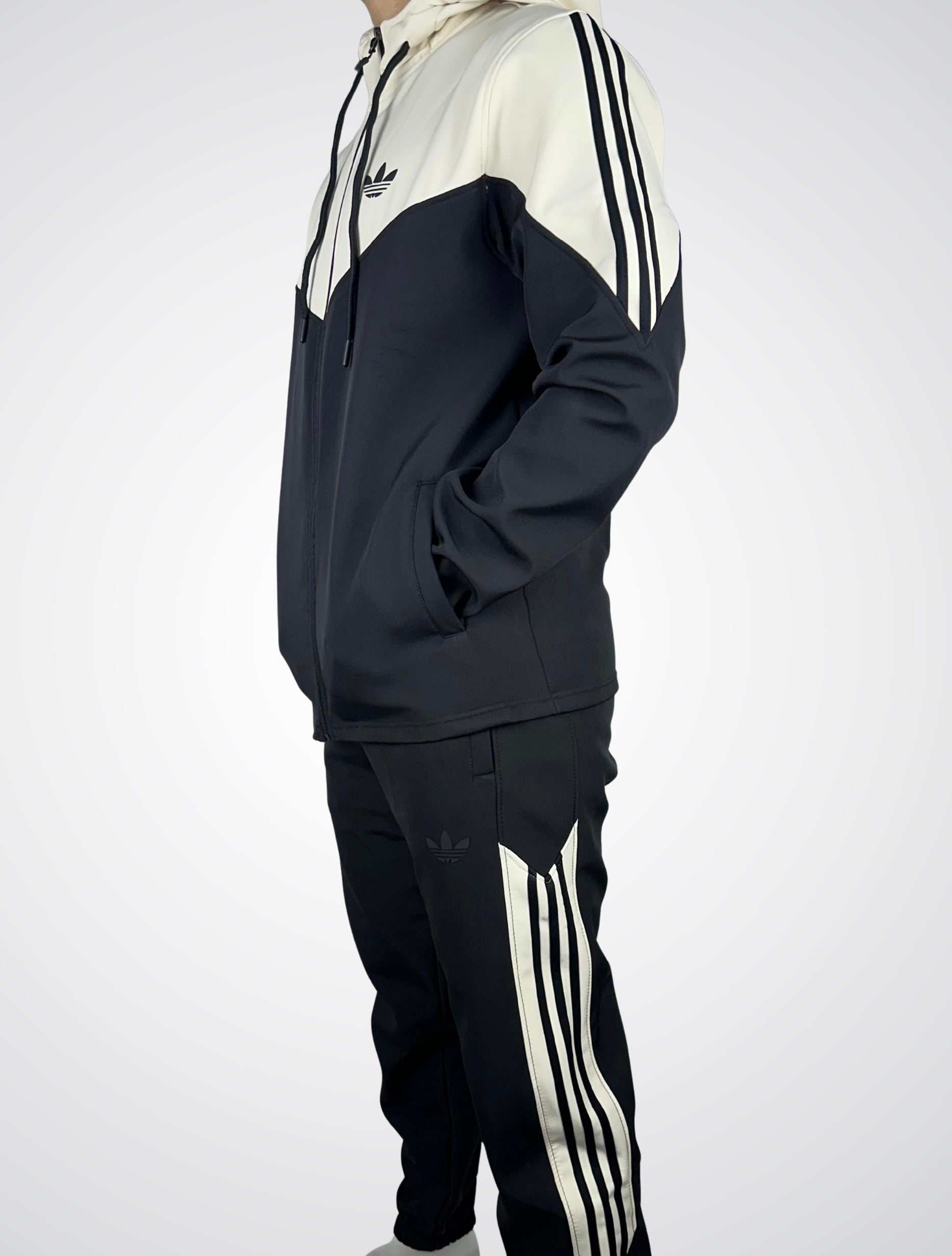 Adidas track suit V